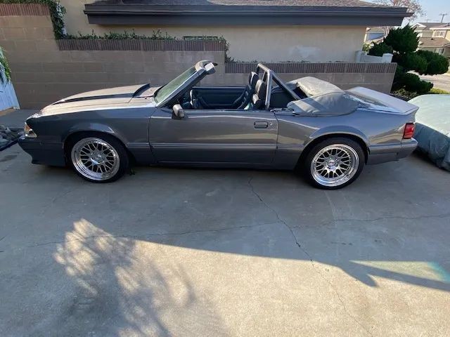 Ford-Mustang-1989-Convertible-1