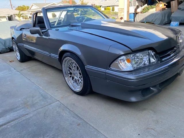 Ford-Mustang-1989-Convertible-2