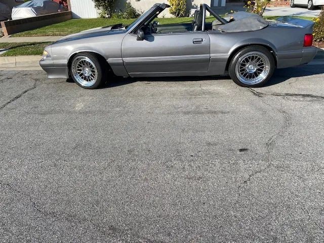 Ford-Mustang-1989-Convertible-3