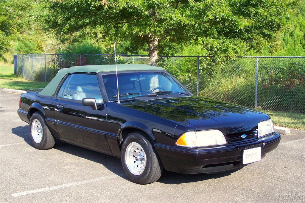 Ford-Mustang-1992-Convertible-2