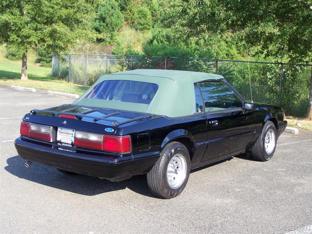 Ford-Mustang-1992-Convertible-3