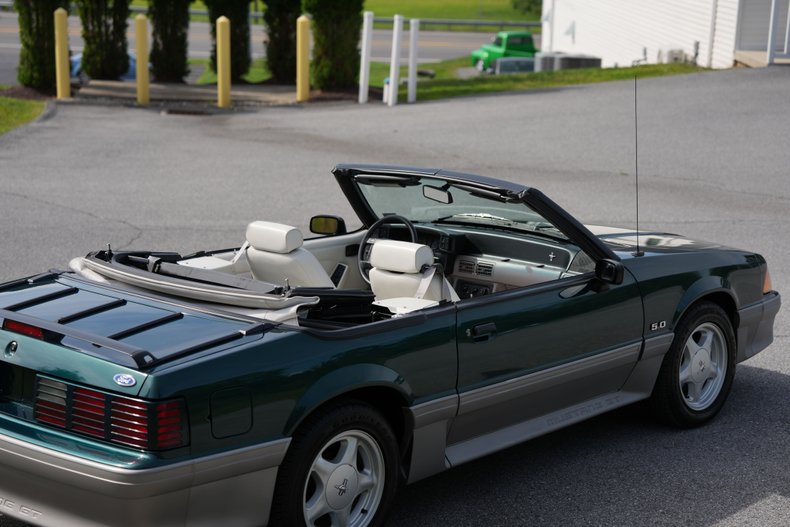 Ford-Mustang-1992-Emerrald-Green-Metal-White-4
