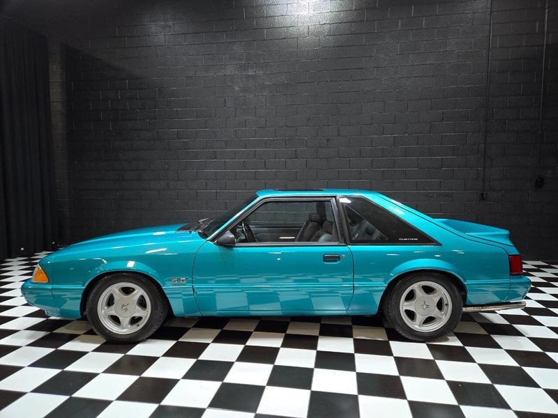 Ford-Mustang-1993-Hatchback-1