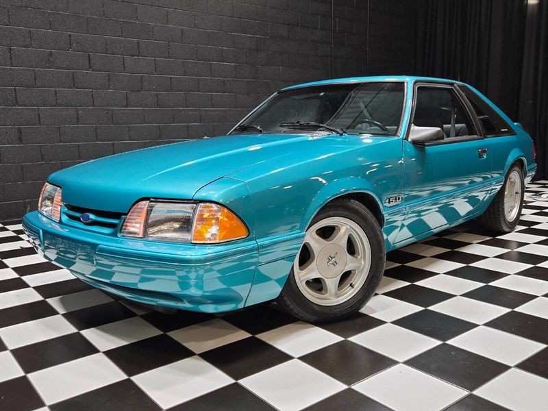 Ford-Mustang-1993-Hatchback-2