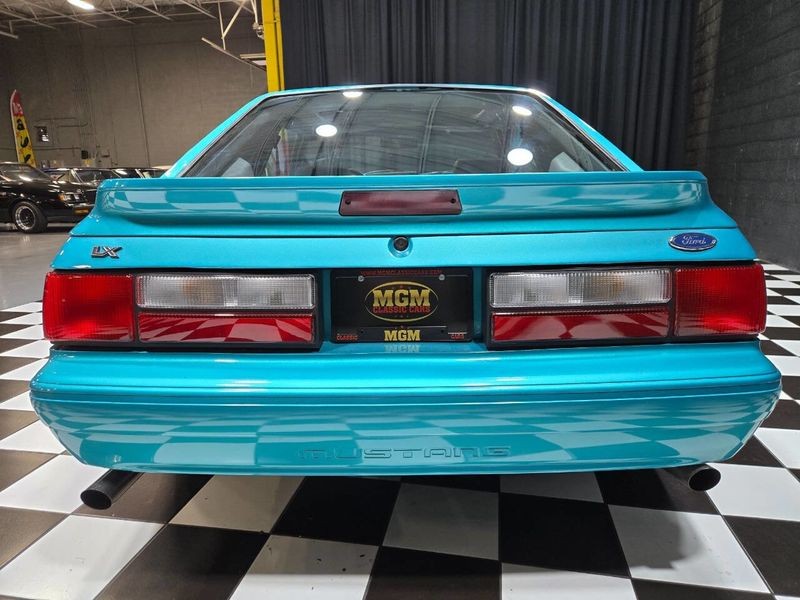 Ford-Mustang-1993-Hatchback-4