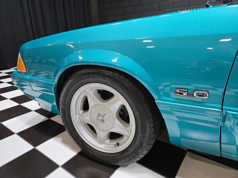 Ford-Mustang-1993-Hatchback-5