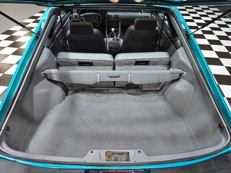 Ford-Mustang-1993-Hatchback-7