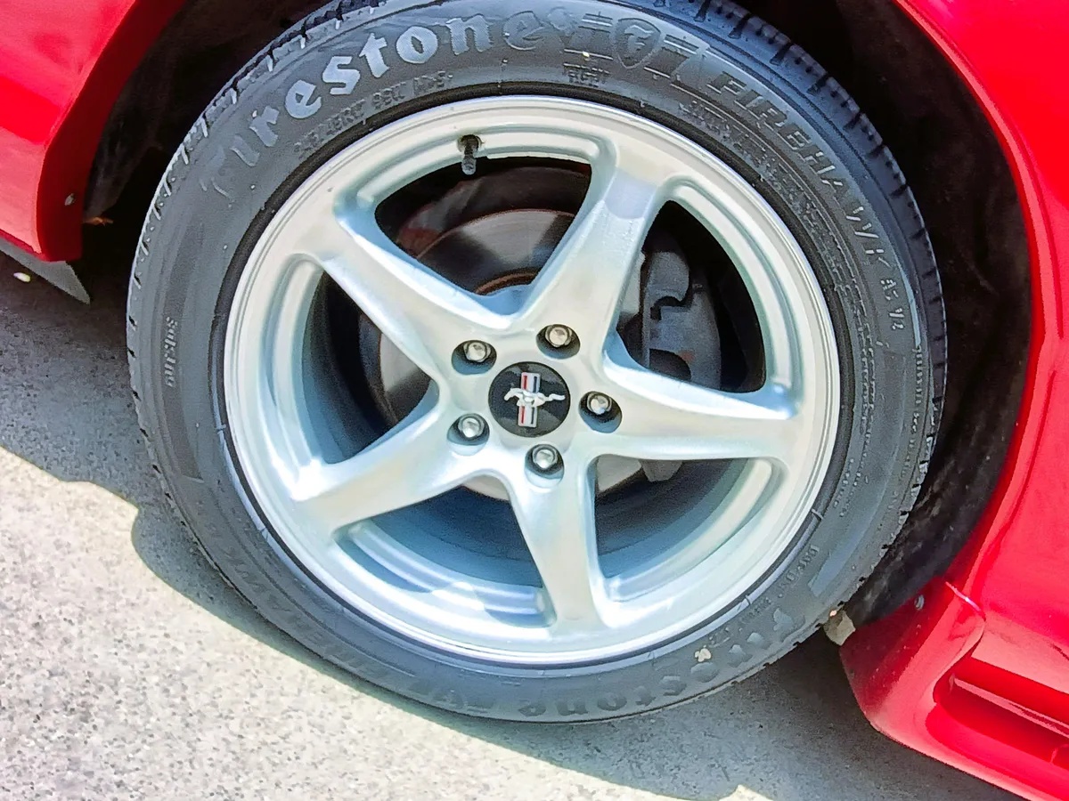 Ford-Mustang-1995-Laser-Red-Gray-1
