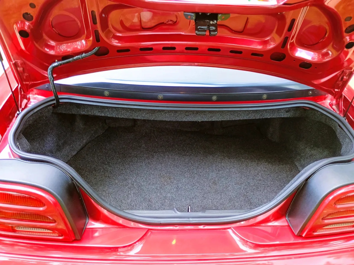 Ford-Mustang-1995-Laser-Red-Gray-3