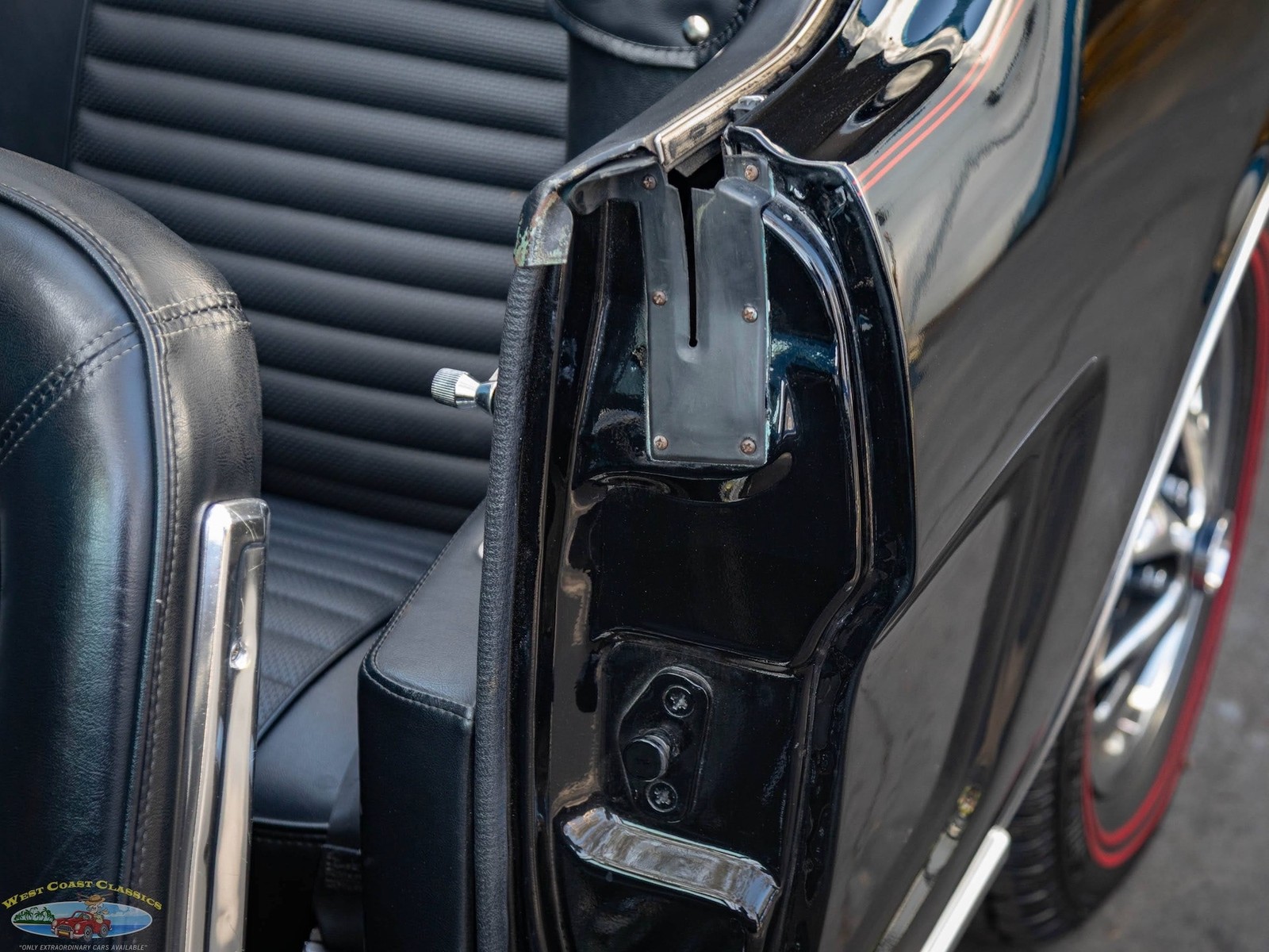 Ford-Mustang-289-V8-Convertible-1966-2-Door-Convertible-30