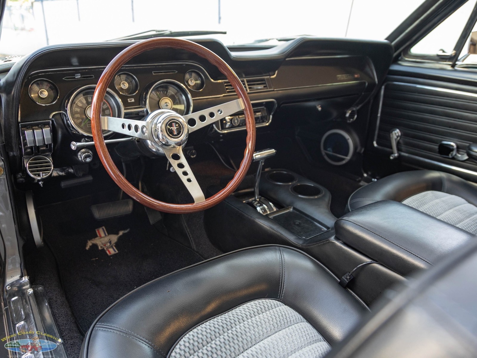 Ford-Mustang-302-5.0L-V8-Convertible-1968-2-Door-Convertible-33
