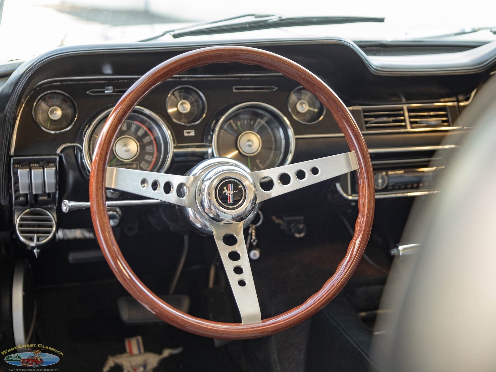 Ford-Mustang-302-5.0L-V8-Convertible-1968-2-Door-Convertible-37