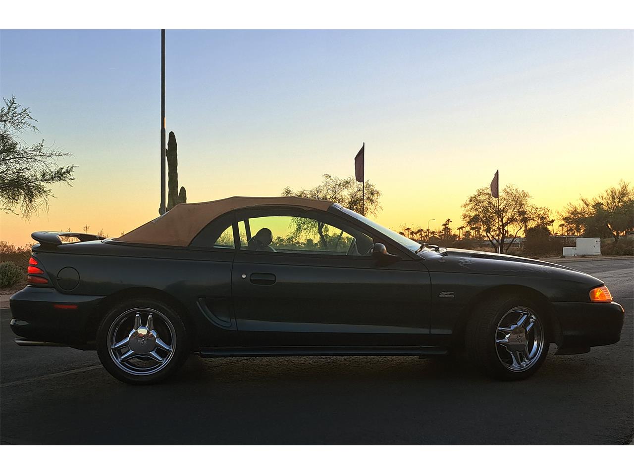 Ford-Mustang-gt-1994-Deep-Forest-Green-Saddle-Leather-9
