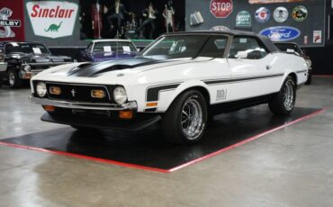 Ford-Other-1972-White-Black-24