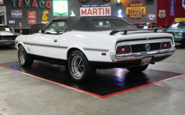 Ford-Other-1972-White-Black-26