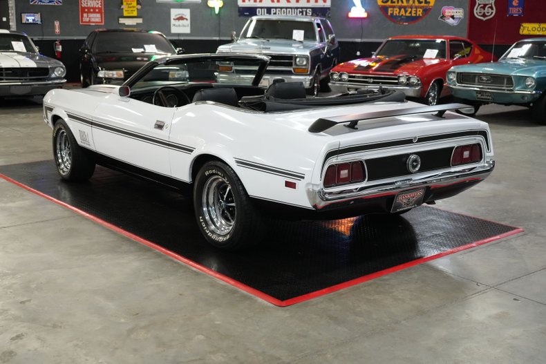 Ford-Other-1972-White-Black-3