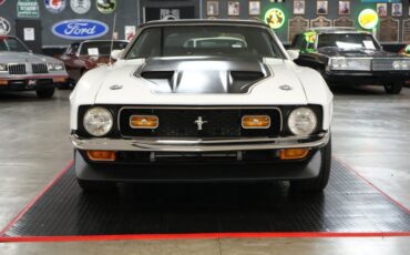 Ford-Other-1972-White-Black-30