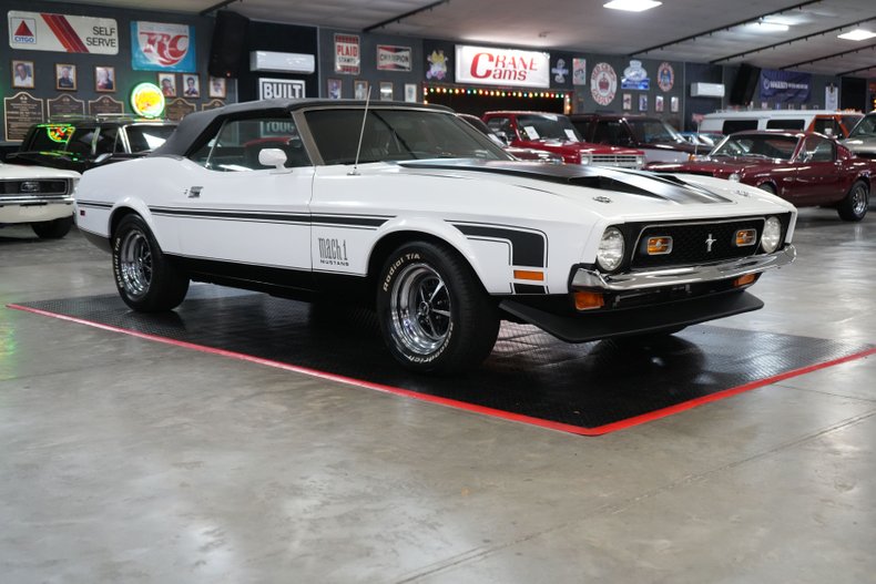 Ford-Other-1972-White-Black-48