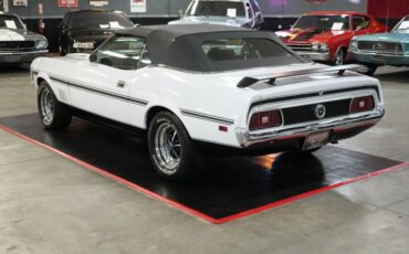 Ford-Other-1972-White-Black-5