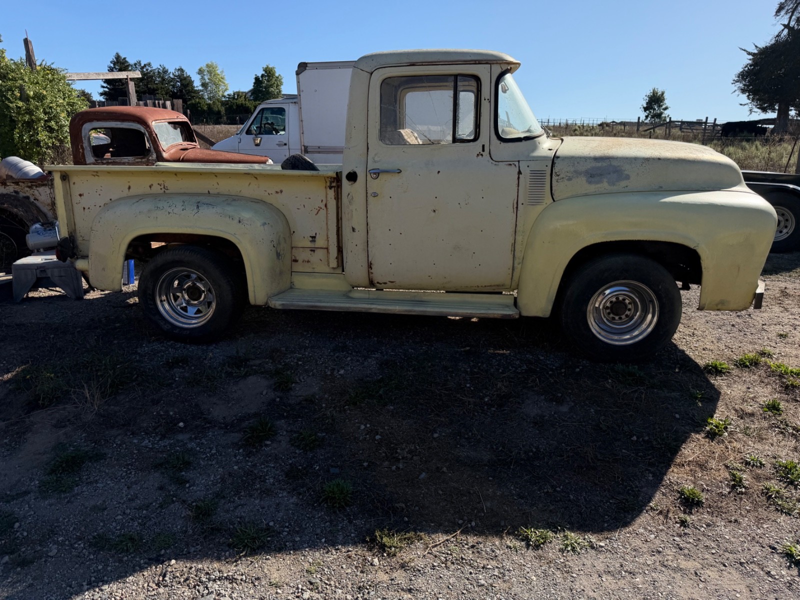 Ford-Other-Pickups-1956-17