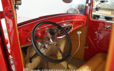 Ford-Pickup-1932-Red-Tan-10