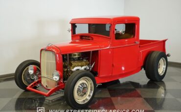 Ford-Pickup-1932-Red-Tan-11