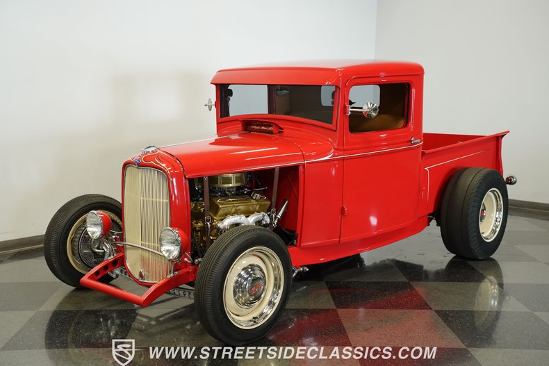 Ford-Pickup-1932-Red-Tan-11