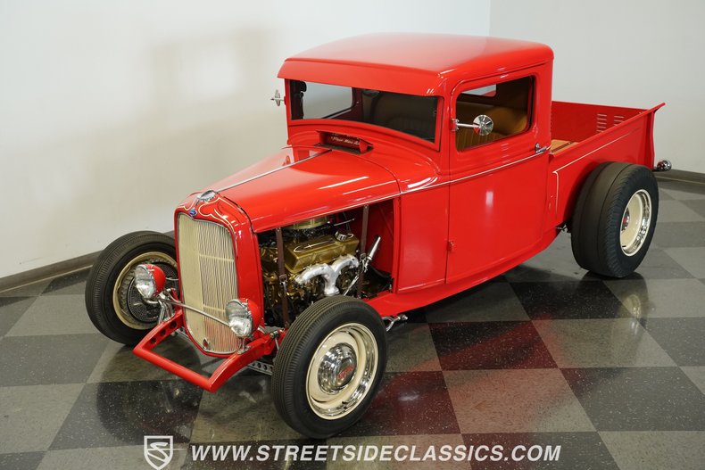 Ford-Pickup-1932-Red-Tan-12