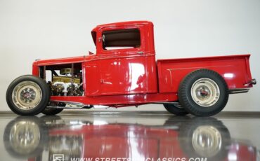 Ford-Pickup-1932-Red-Tan-13
