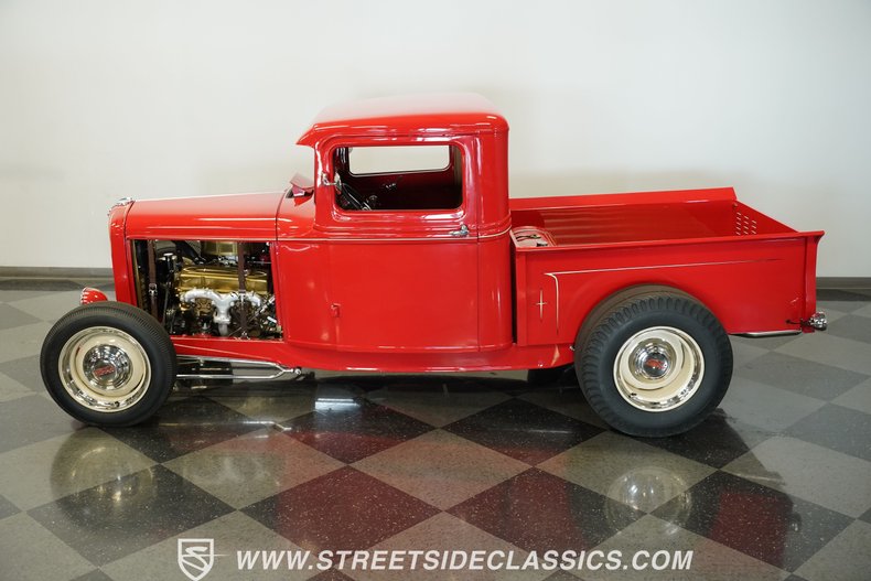 Ford-Pickup-1932-Red-Tan-14