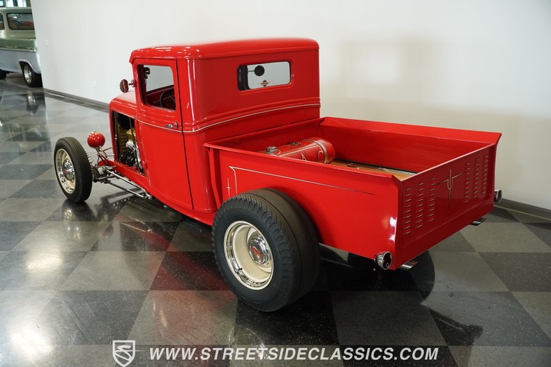Ford-Pickup-1932-Red-Tan-17