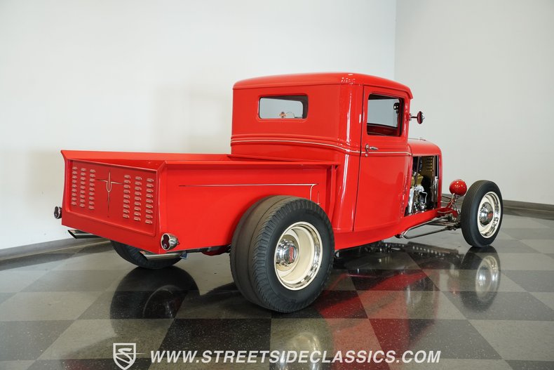 Ford-Pickup-1932-Red-Tan-19