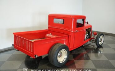 Ford-Pickup-1932-Red-Tan-20
