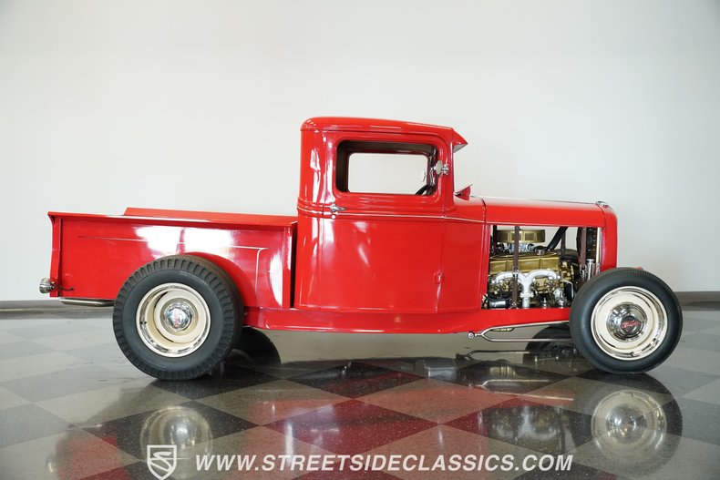 Ford-Pickup-1932-Red-Tan-22