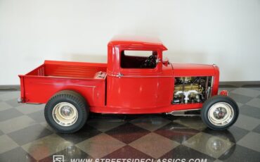 Ford-Pickup-1932-Red-Tan-23