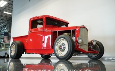 Ford-Pickup-1932-Red-Tan-24