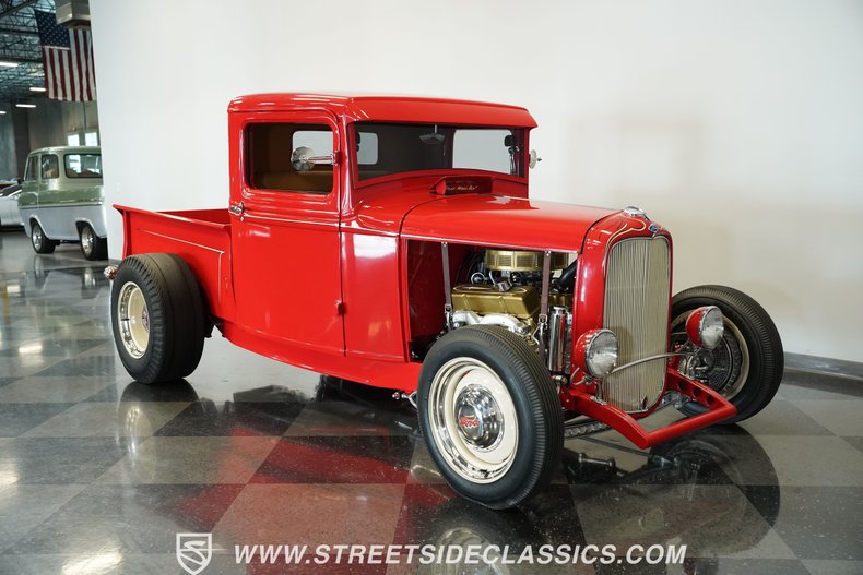 Ford-Pickup-1932-Red-Tan-25