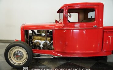 Ford-Pickup-1932-Red-Tan-27