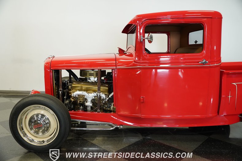 Ford-Pickup-1932-Red-Tan-27