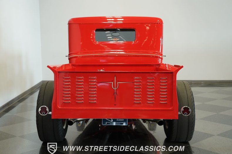 Ford-Pickup-1932-Red-Tan-29