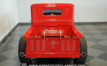 Ford-Pickup-1932-Red-Tan-30