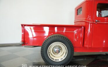 Ford-Pickup-1932-Red-Tan-32
