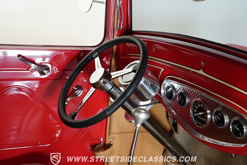 Ford-Pickup-1932-Red-Tan-4