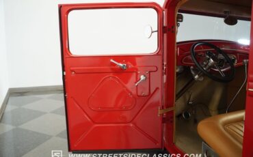 Ford-Pickup-1932-Red-Tan-40