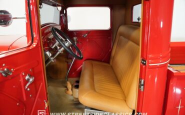 Ford-Pickup-1932-Red-Tan-41