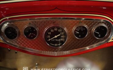 Ford-Pickup-1932-Red-Tan-45