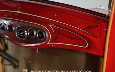 Ford-Pickup-1932-Red-Tan-49