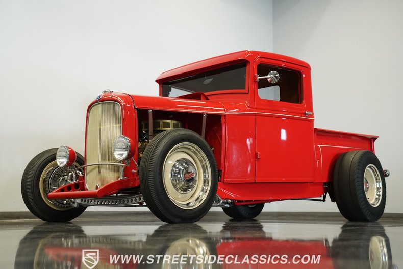Ford-Pickup-1932-Red-Tan-8