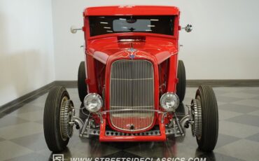 Ford-Pickup-1932-Red-Tan-9