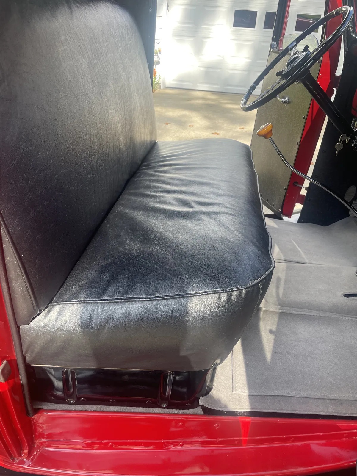 Ford-Pickup-1935-Red-Black-1